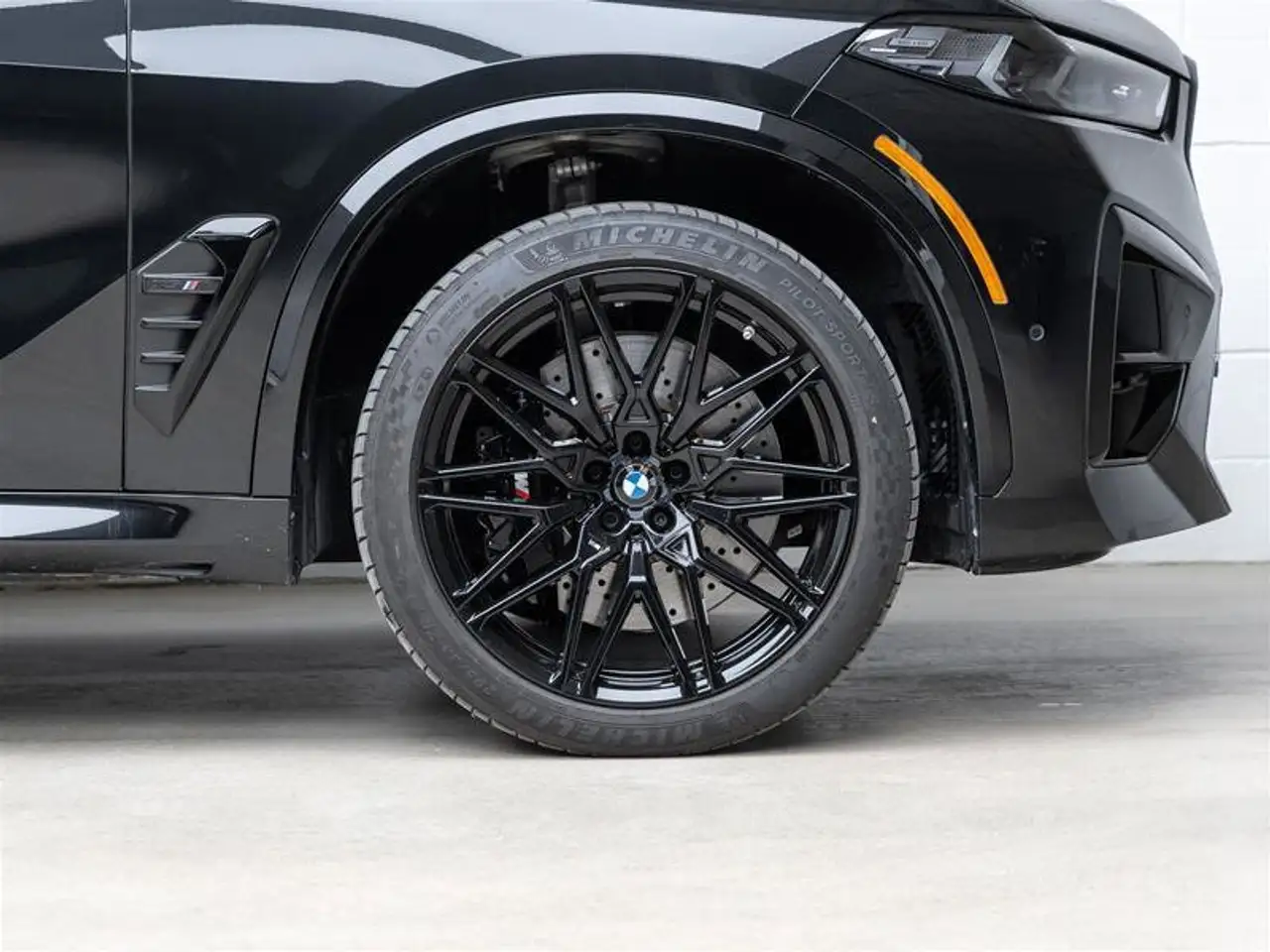 BMW X5 M снимка BMW X5 M