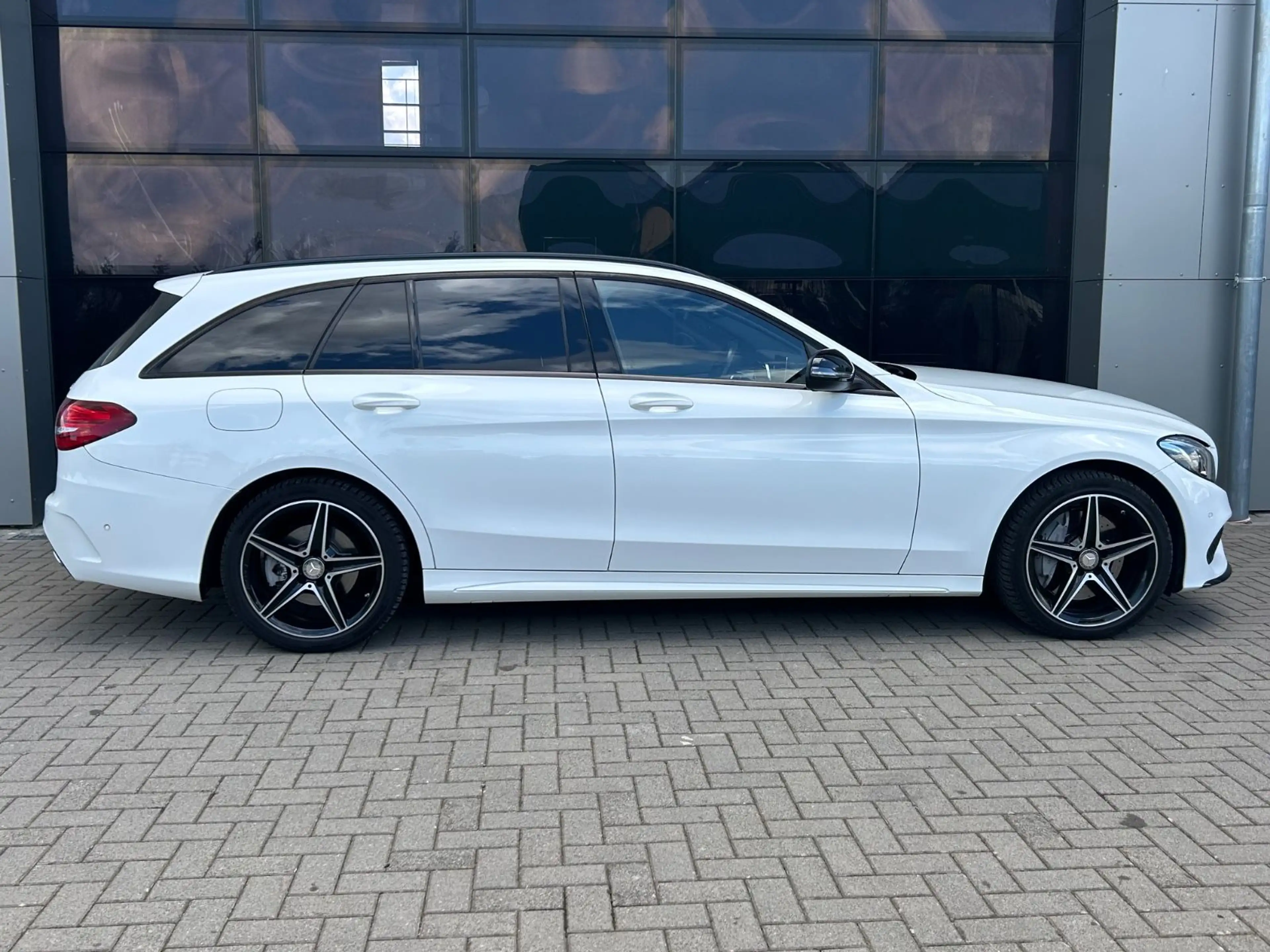 Mercedes-Benz C 250 T-Modell AMG|Pano|AHK|Carbon|Rückfahrkam — photo 6