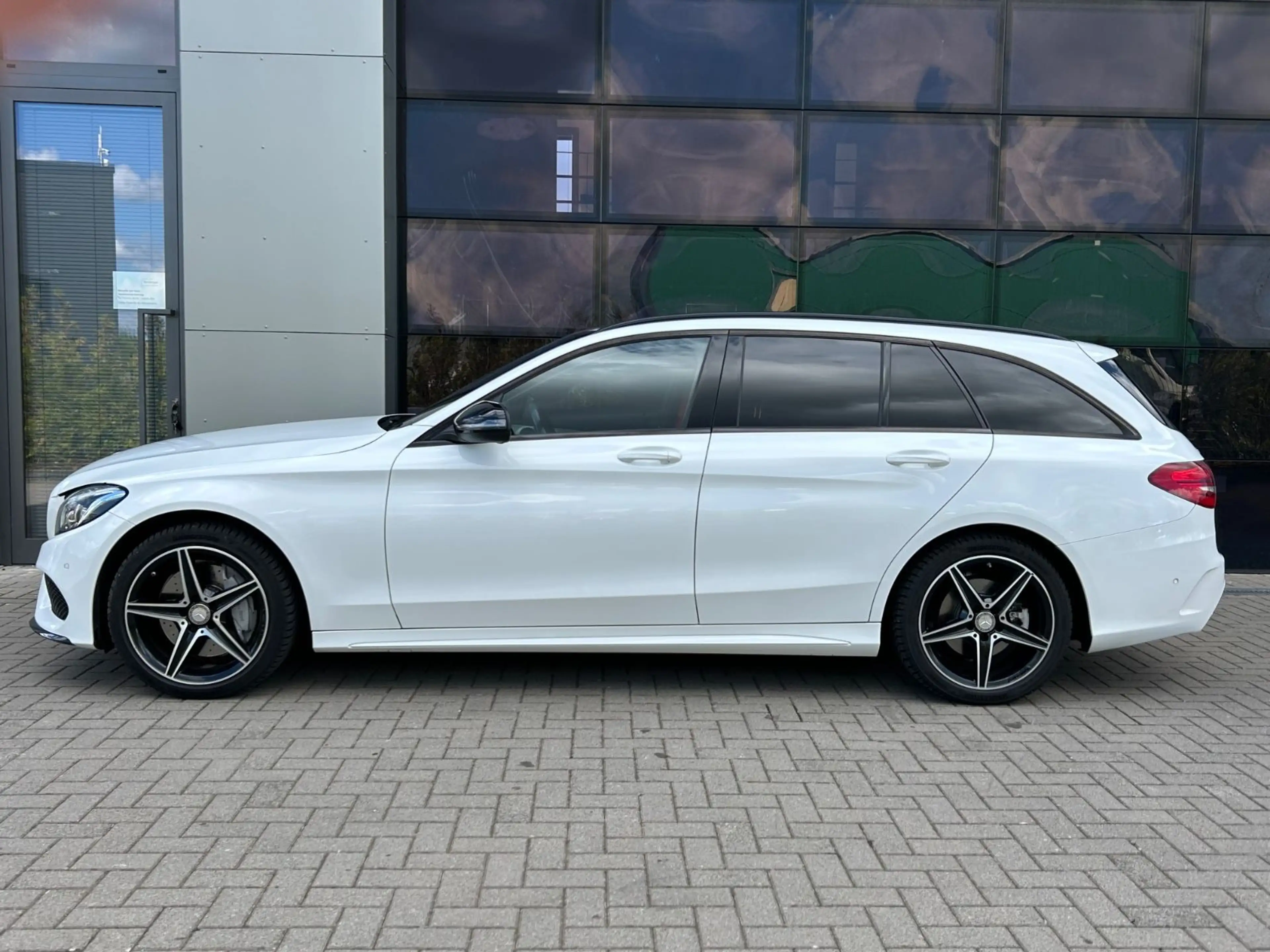 Mercedes-Benz C 250 T-Modell AMG|Pano|AHK|Carbon|Rückfahrkam — photo 2
