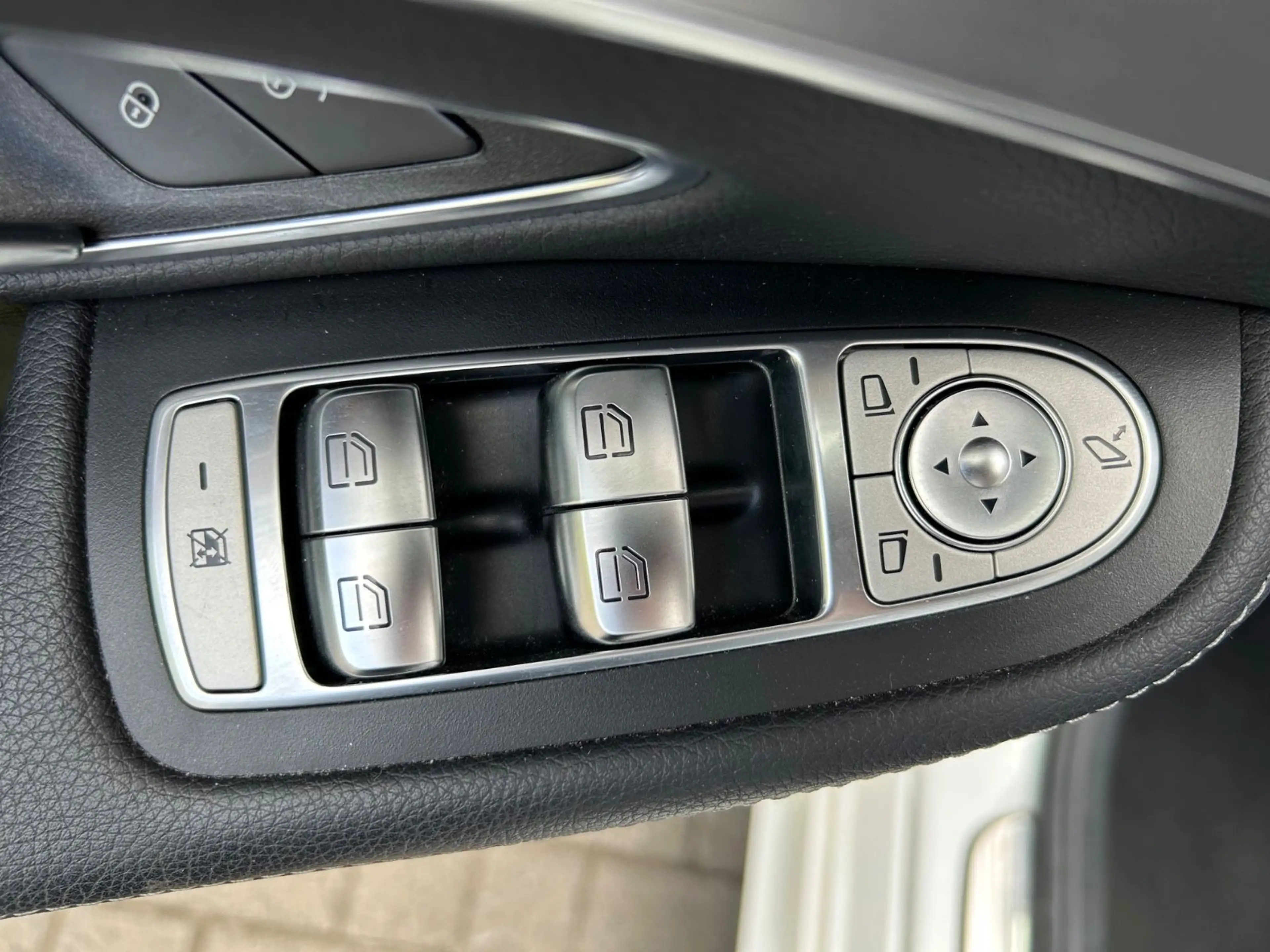 Mercedes-Benz C 250 T-Modell AMG|Pano|AHK|Carbon|Rückfahrkam — photo 10