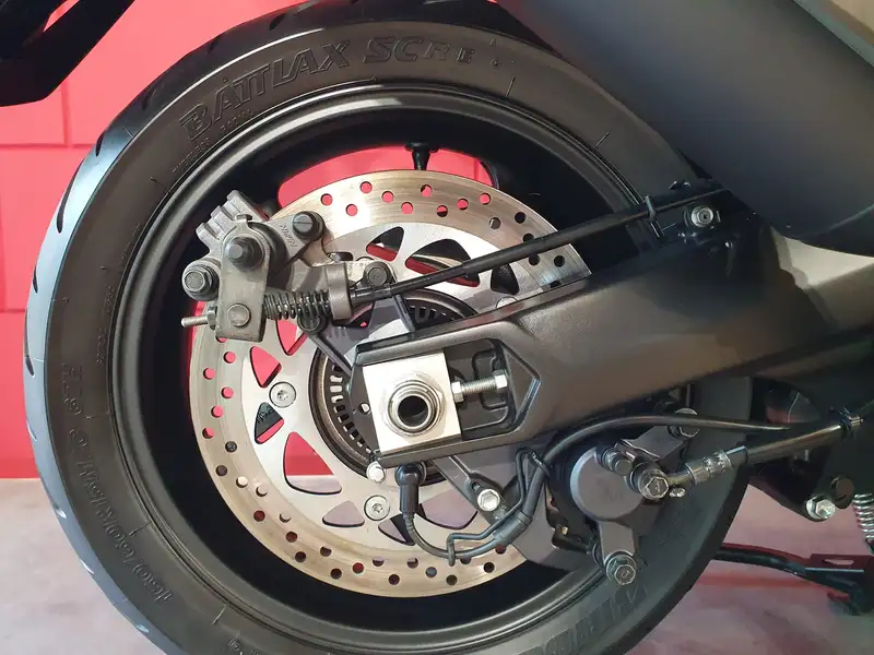 Yamaha TMAX 560 - foto 8