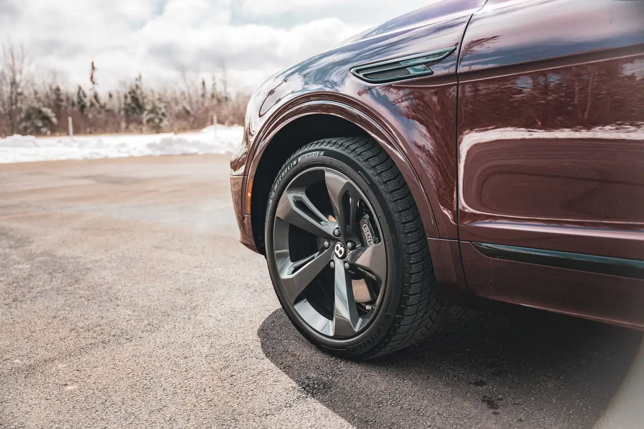 Bentley Bentayga снимка Bentley Bentayga