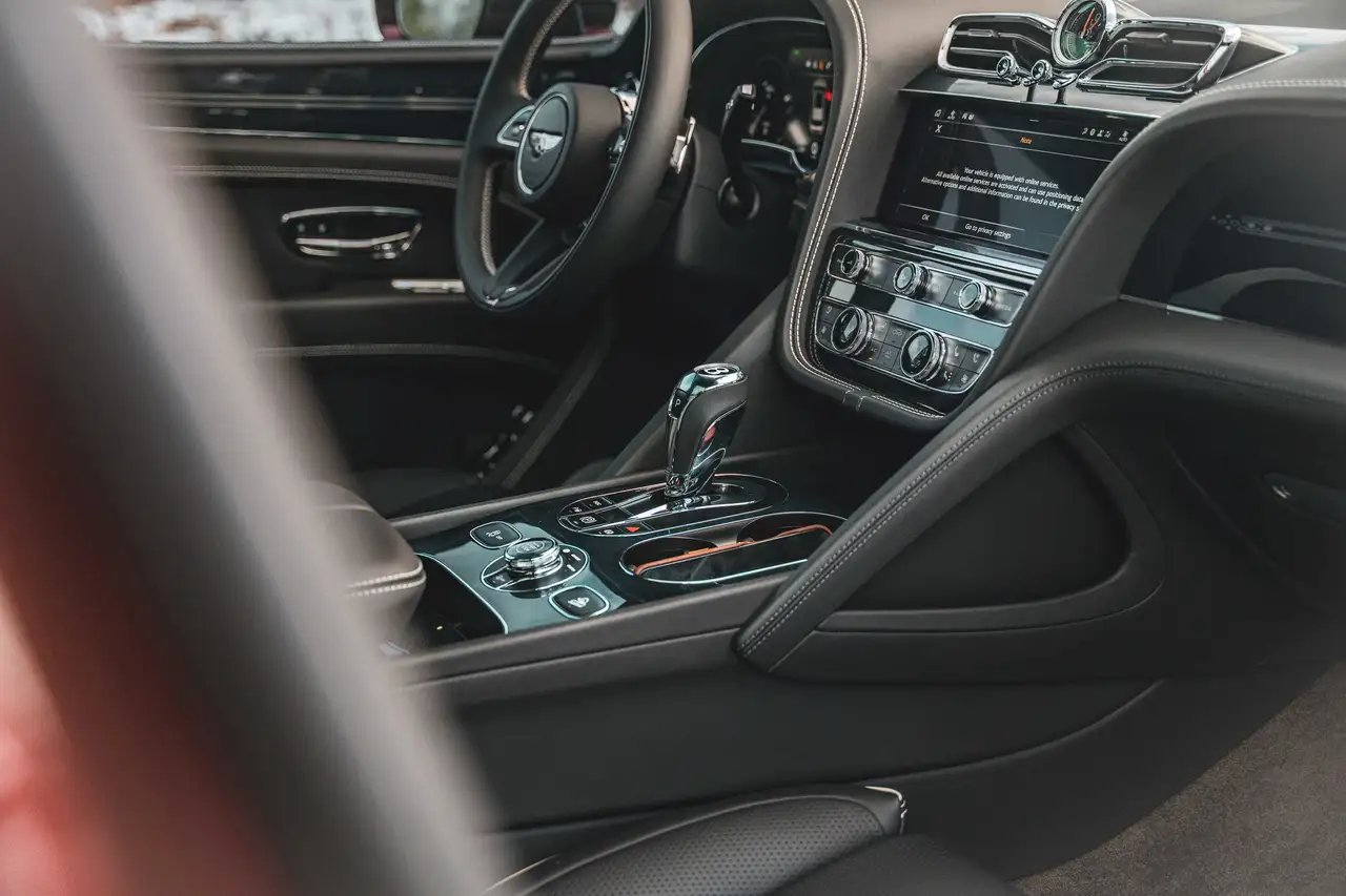 Bentley Bentayga снимка Bentley Bentayga