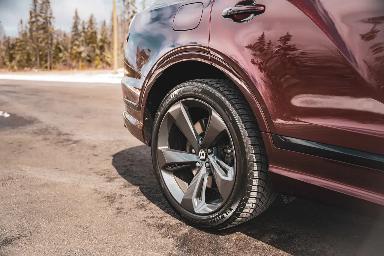 Bentley Bentayga снимка Bentley Bentayga