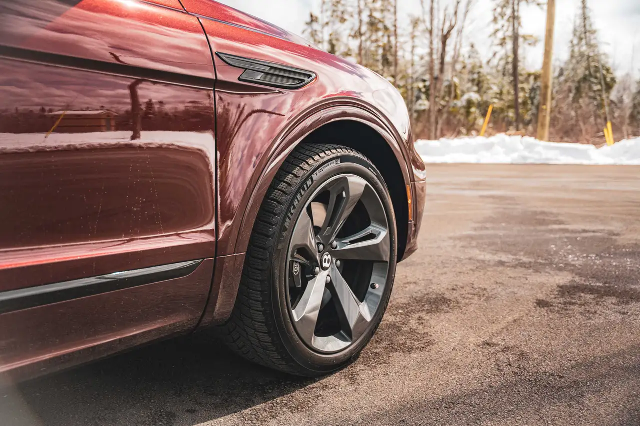 Bentley Bentayga снимка Bentley Bentayga