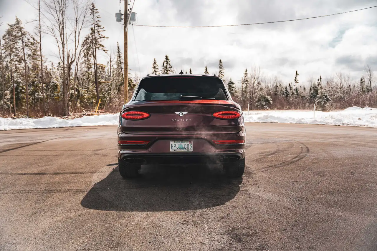 Bentley Bentayga снимка Bentley Bentayga