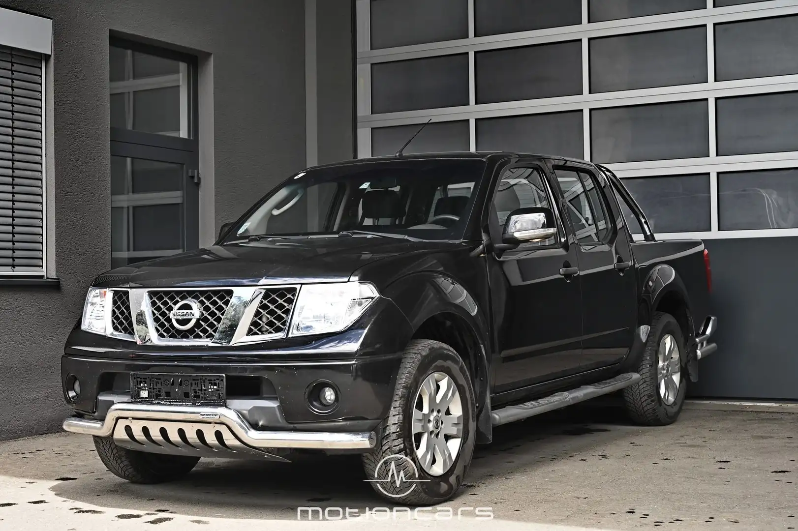 Nissan Navara 2.5 dCi King Cab business  4x4 Pickerl NEU Negro - 1