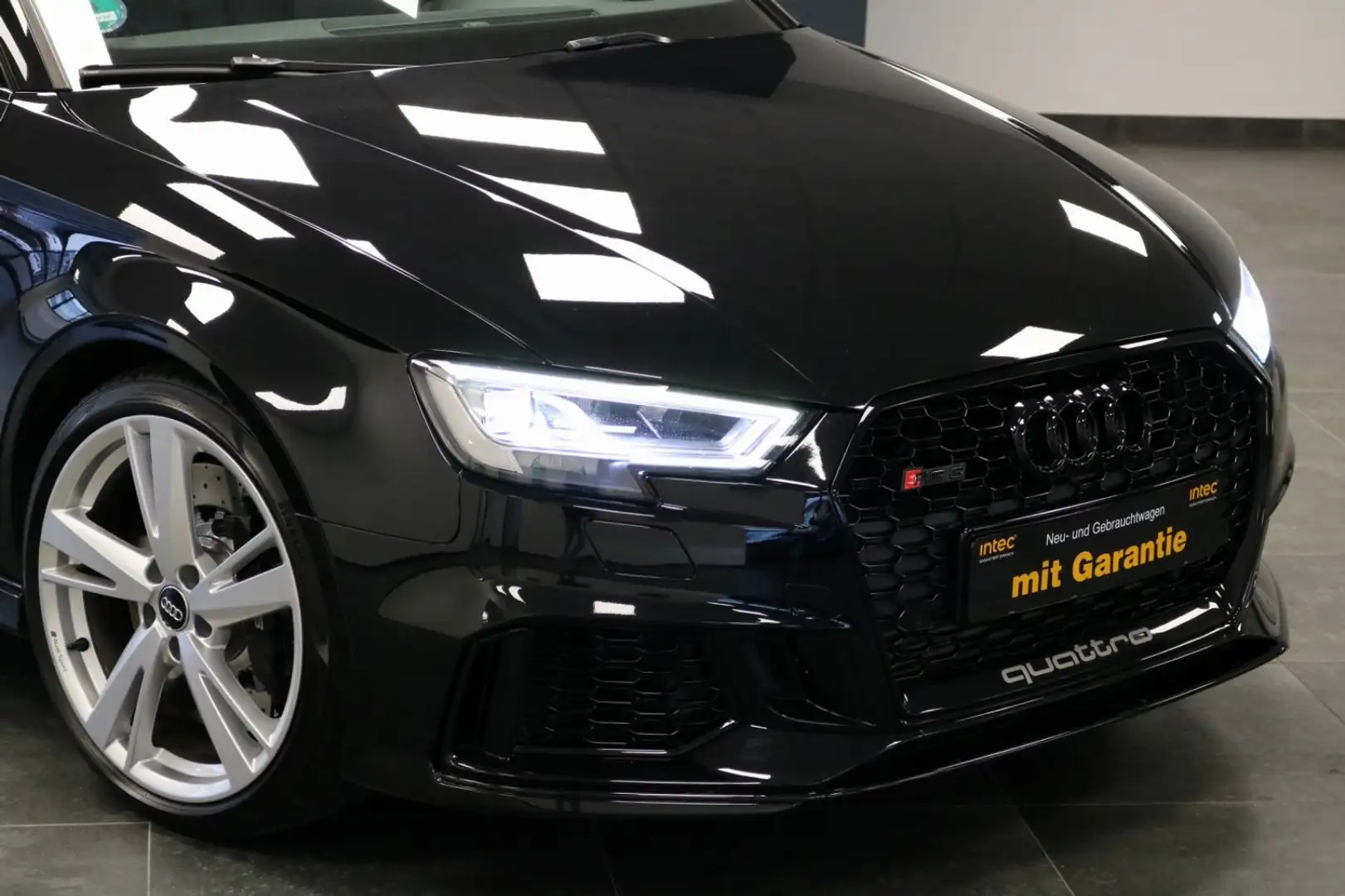 Audi RS3 2.5 TFSI S tronic quattro/LEDER/PDC/MATRIX Schwarz - 2