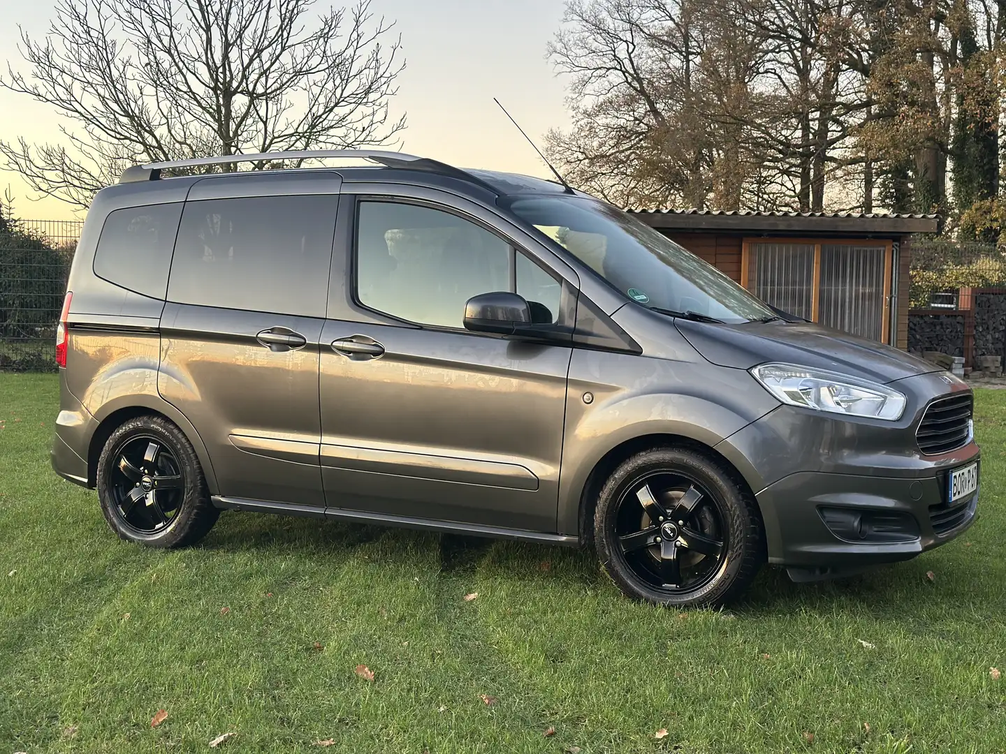 Ford Tourneo Courier Titanium Gris - 2