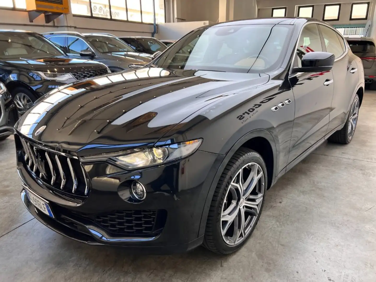 Maserati Levante V6 AWD Q4 Noir - 2