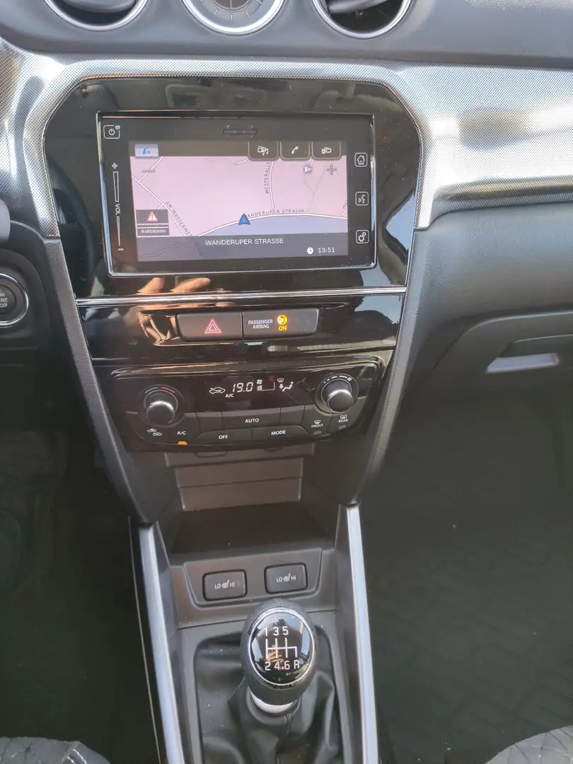 Suzuki Vitara 1.4 Boosterjet Hybrid Comfort+ Grau - 2