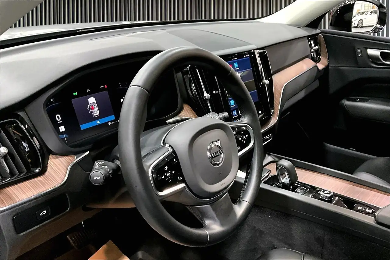 Volvo XC60 снимка Volvo XC60
