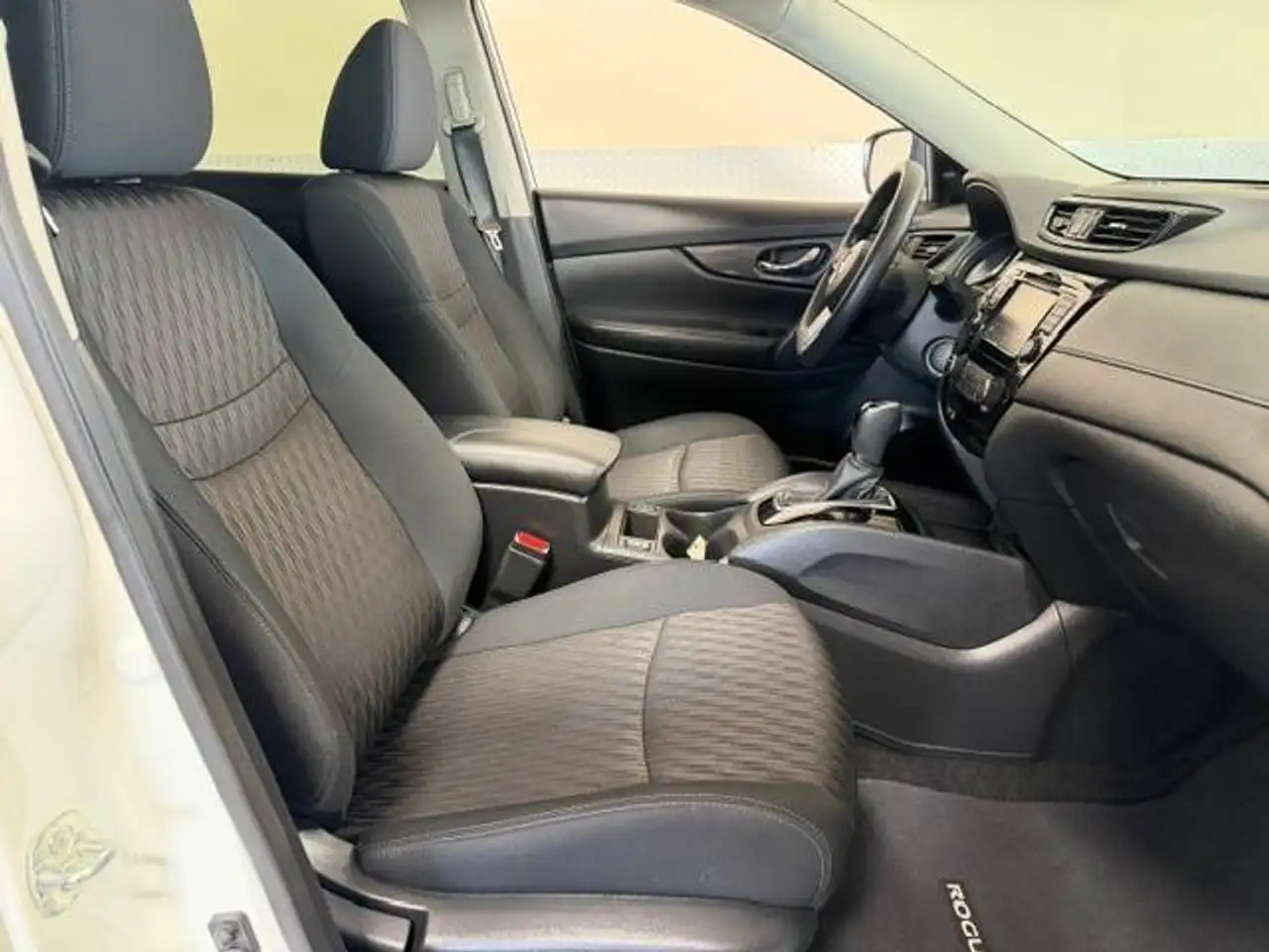 Nissan Rogue fotografie Nissan Rogue