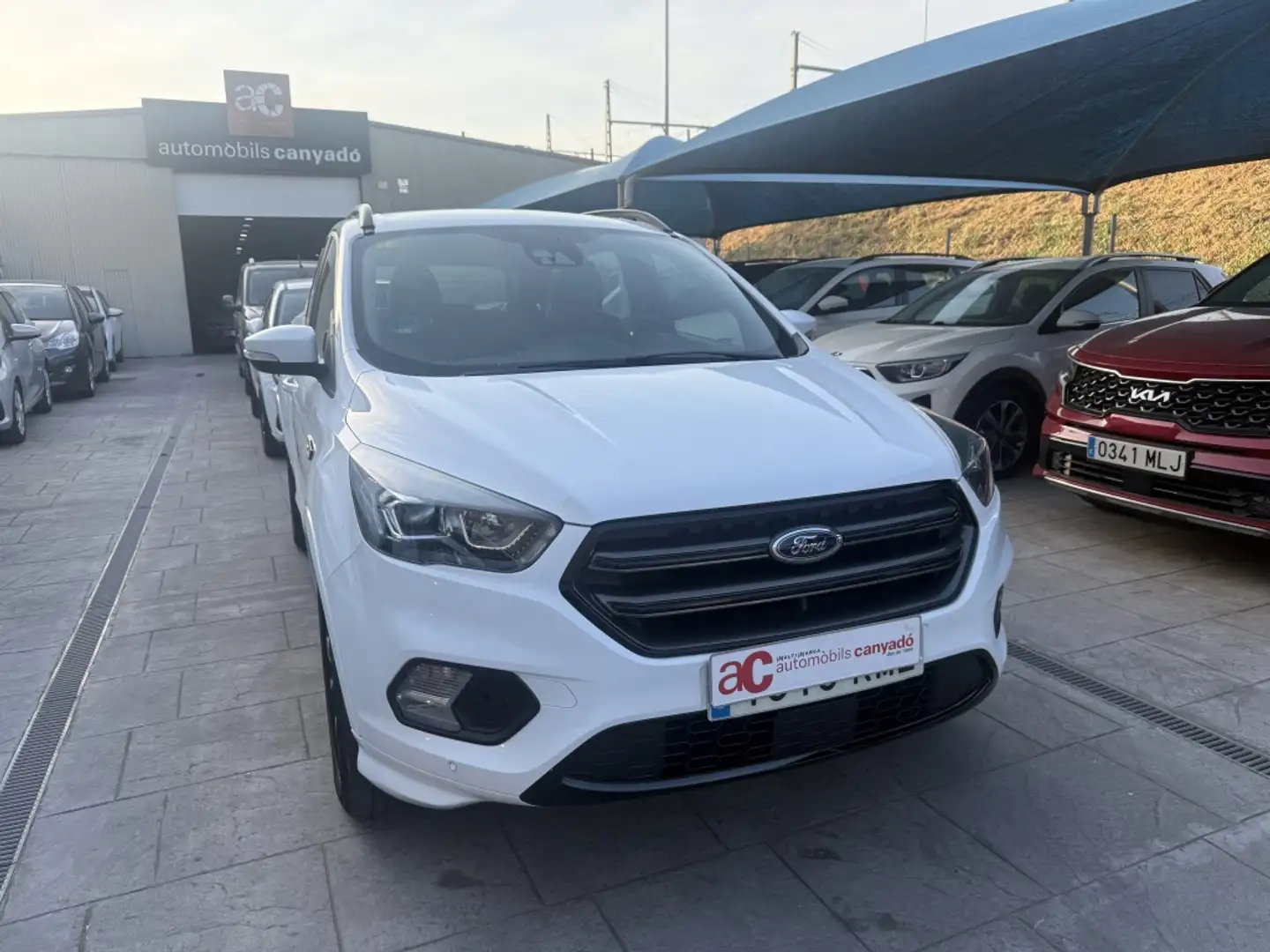 Ford Kuga 1.5 EcoB. Auto S&S ST-Line 4x2 120 Blanco - 2