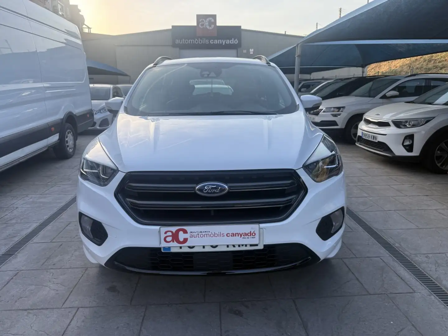 Ford Kuga 1.5 EcoB. Auto S&S ST-Line 4x2 120 Blanco - 1
