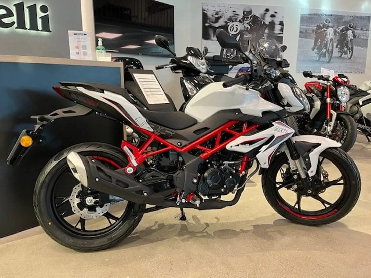 Benelli BN 125