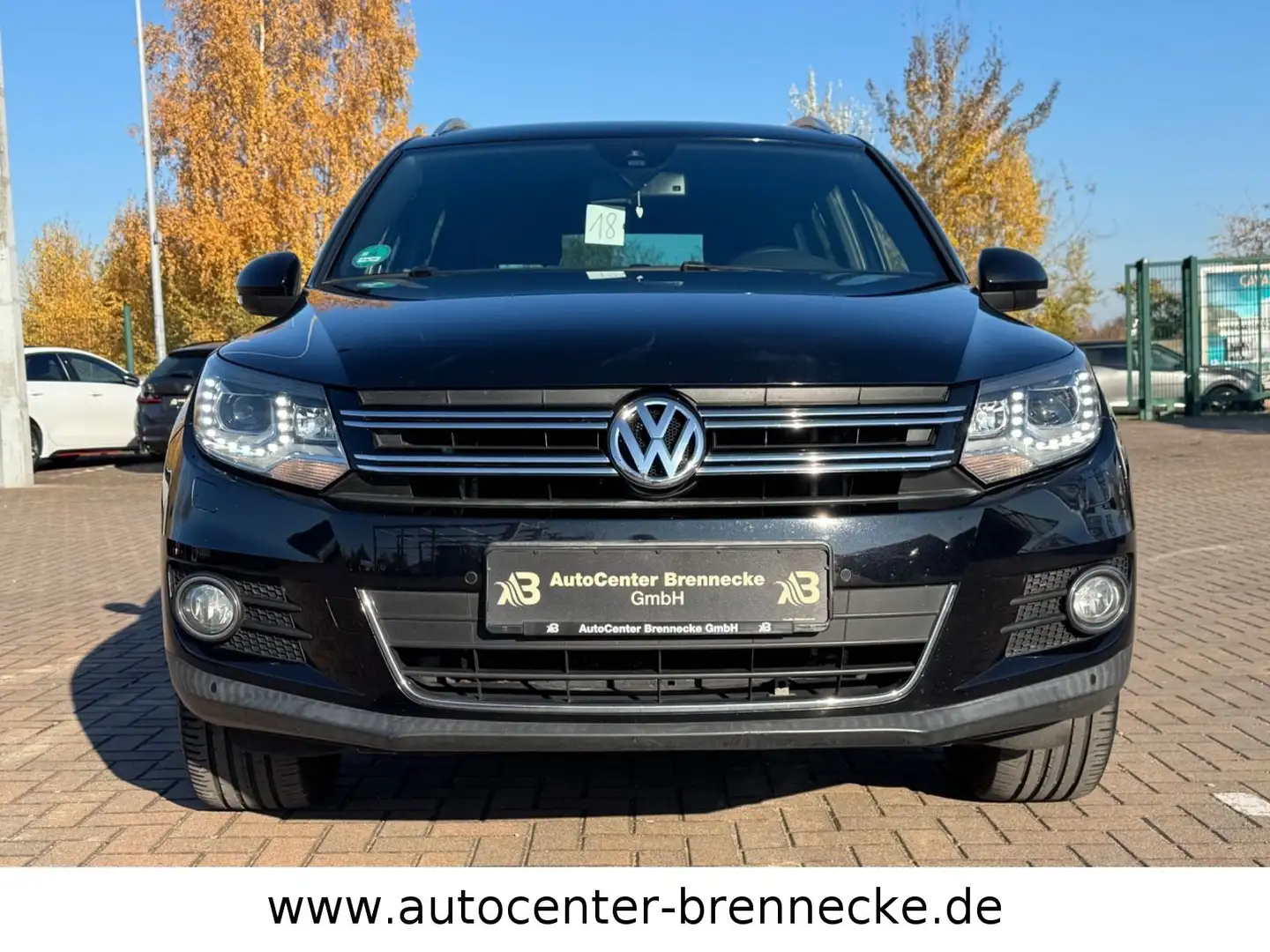 Volkswagen Tiguan Life BMT 4Motion*Automatik*AHK*Bi-Xenon* Schwarz - 2