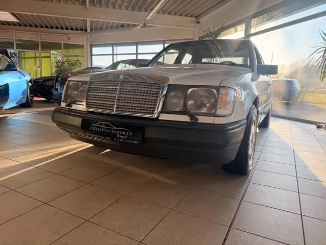 Mercedes-Benz 300 E W124 H-Zula Limosine Automatik Leder Klima