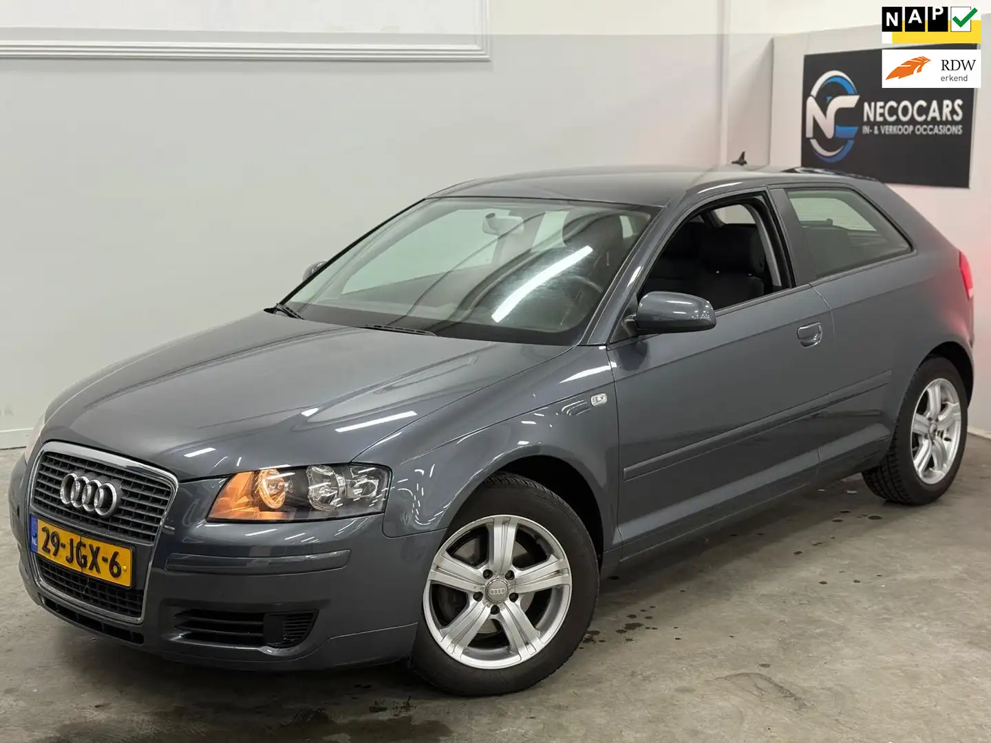 Audi A3 1.4 TFSI Attraction Business / NETTE AUTO / RIJDT Grau - 1