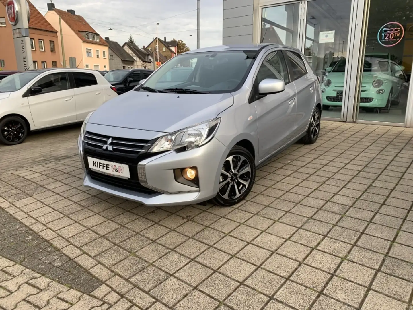 Mitsubishi Space Star SELECT+ 1.2 Automatik Kamera SHz Tempomat Silber - 2