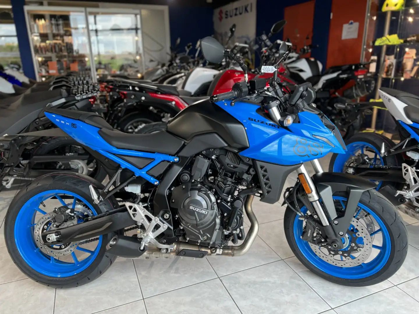 Suzuki GSX 8S Kék - 1