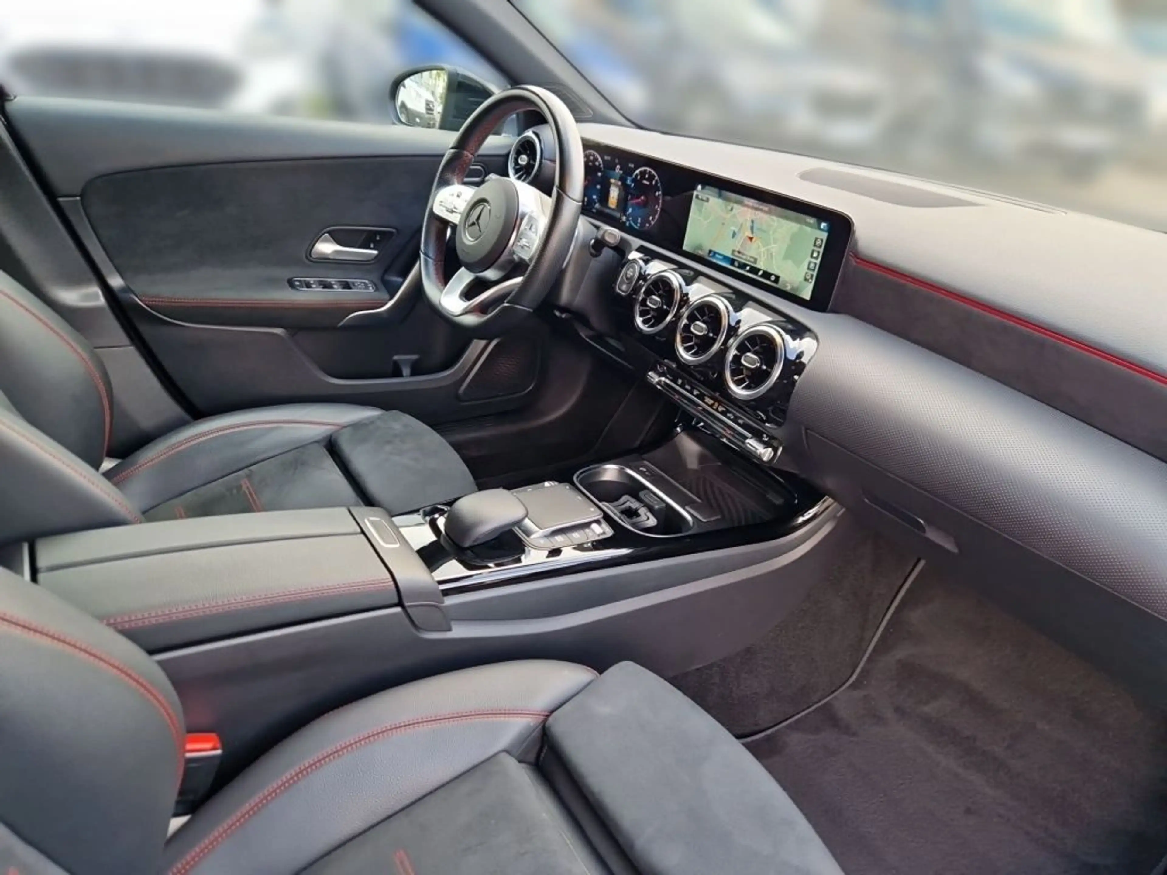 Mercedes-Benz A 250 7G-DCT AMG Line — photo 9