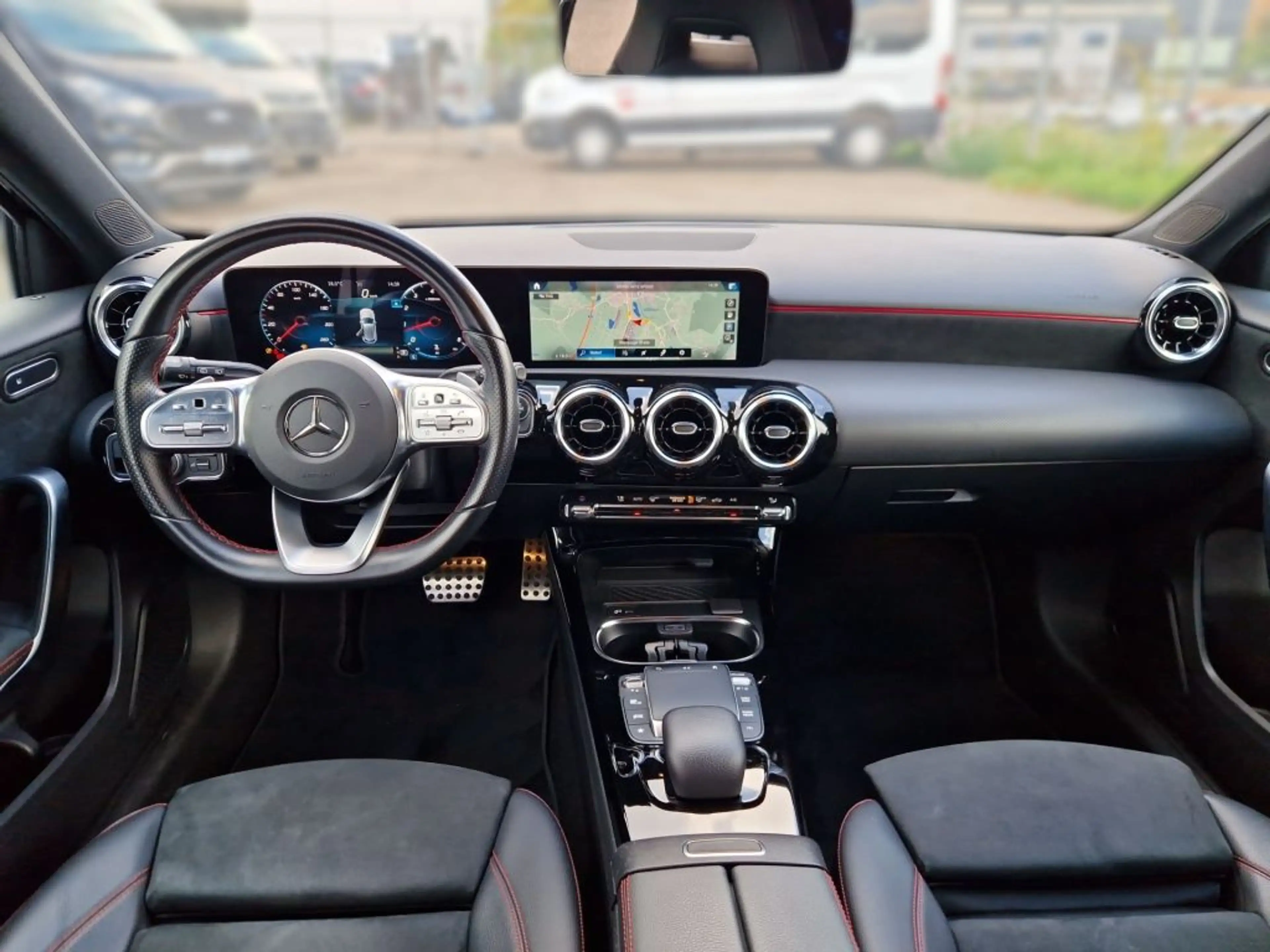 Mercedes-Benz A 250 7G-DCT AMG Line — photo 8