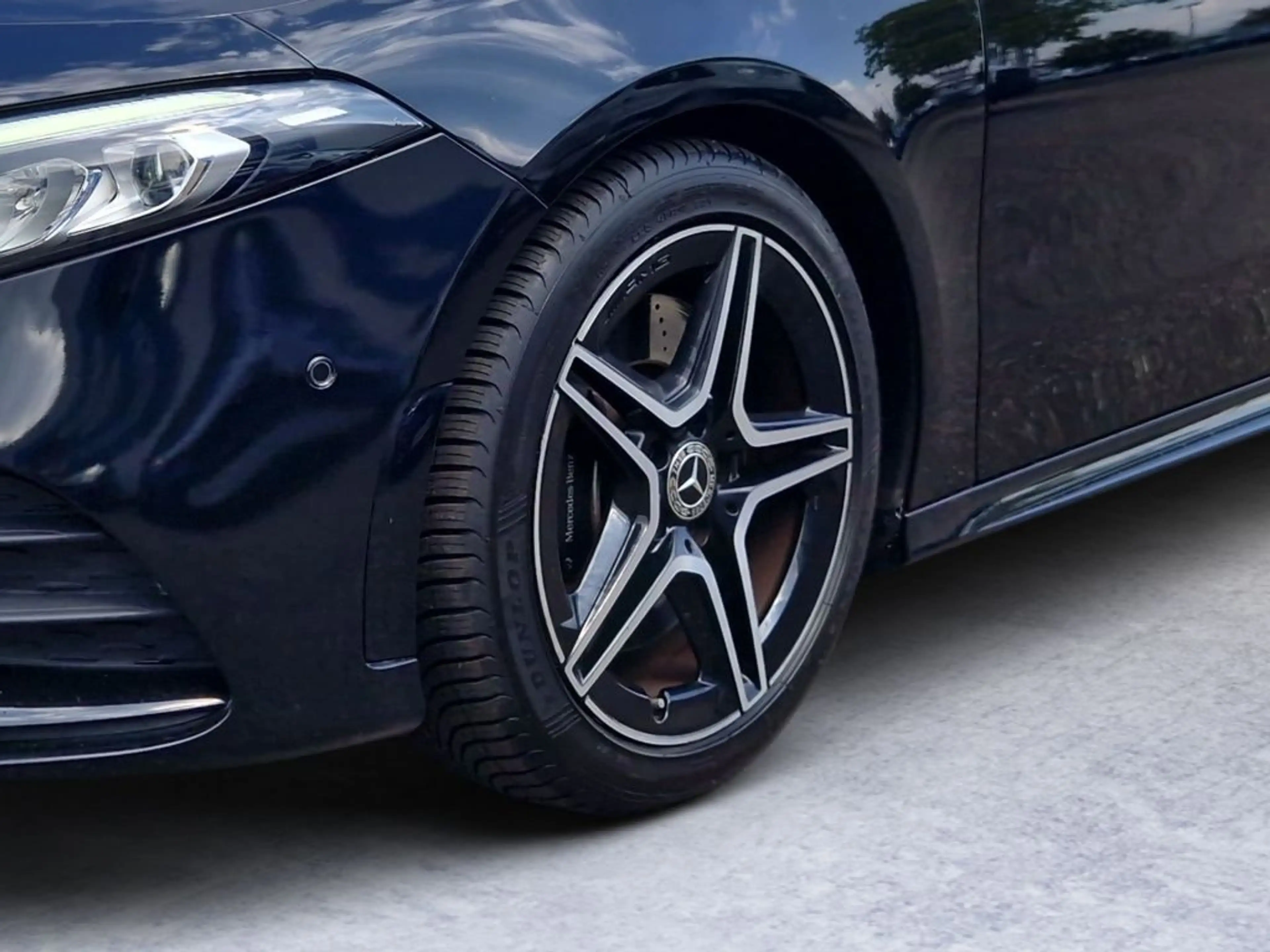 Mercedes-Benz A 250 7G-DCT AMG Line — photo 4