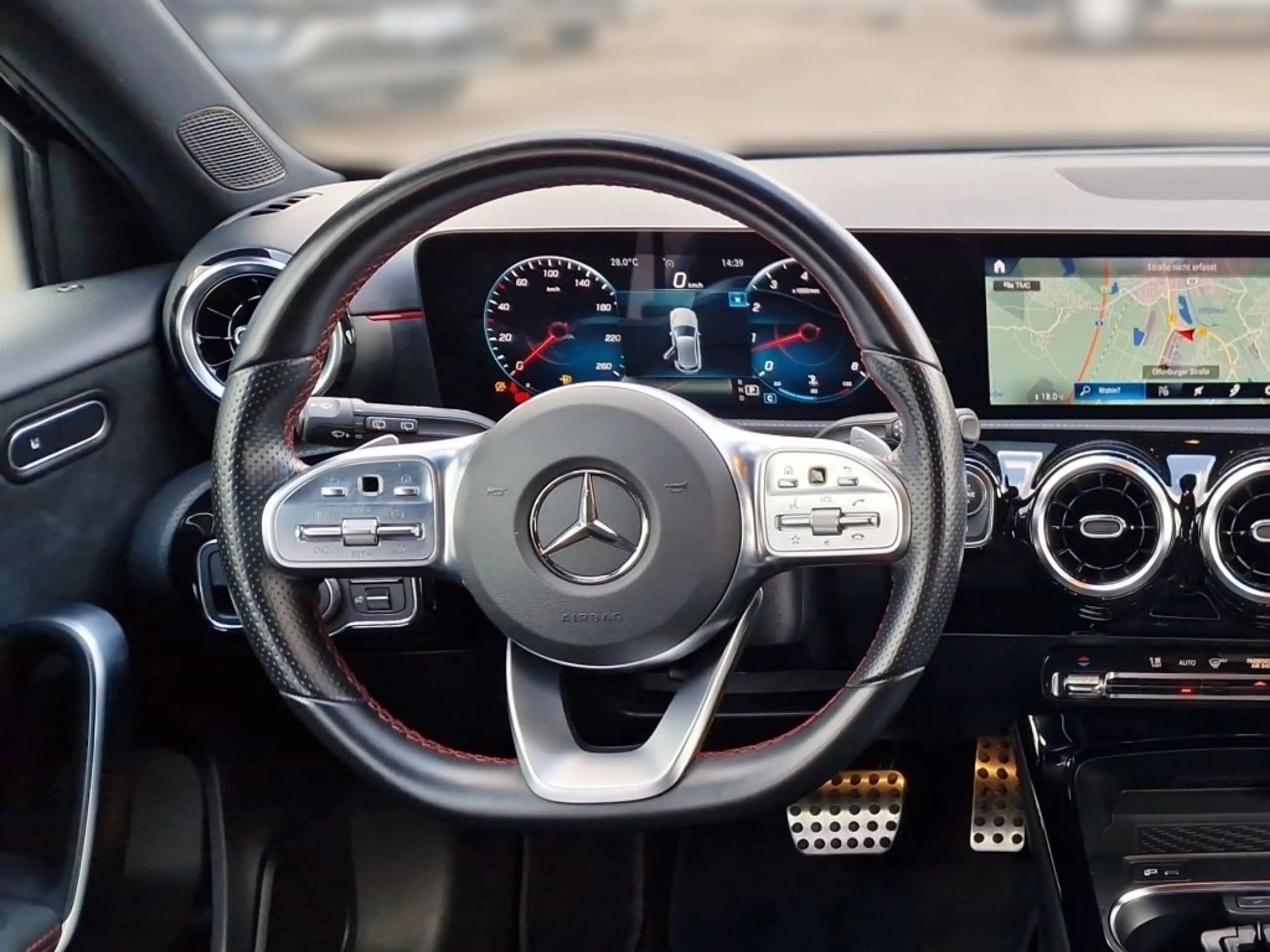Mercedes-Benz A 250 7G-DCT AMG Line — photo 11