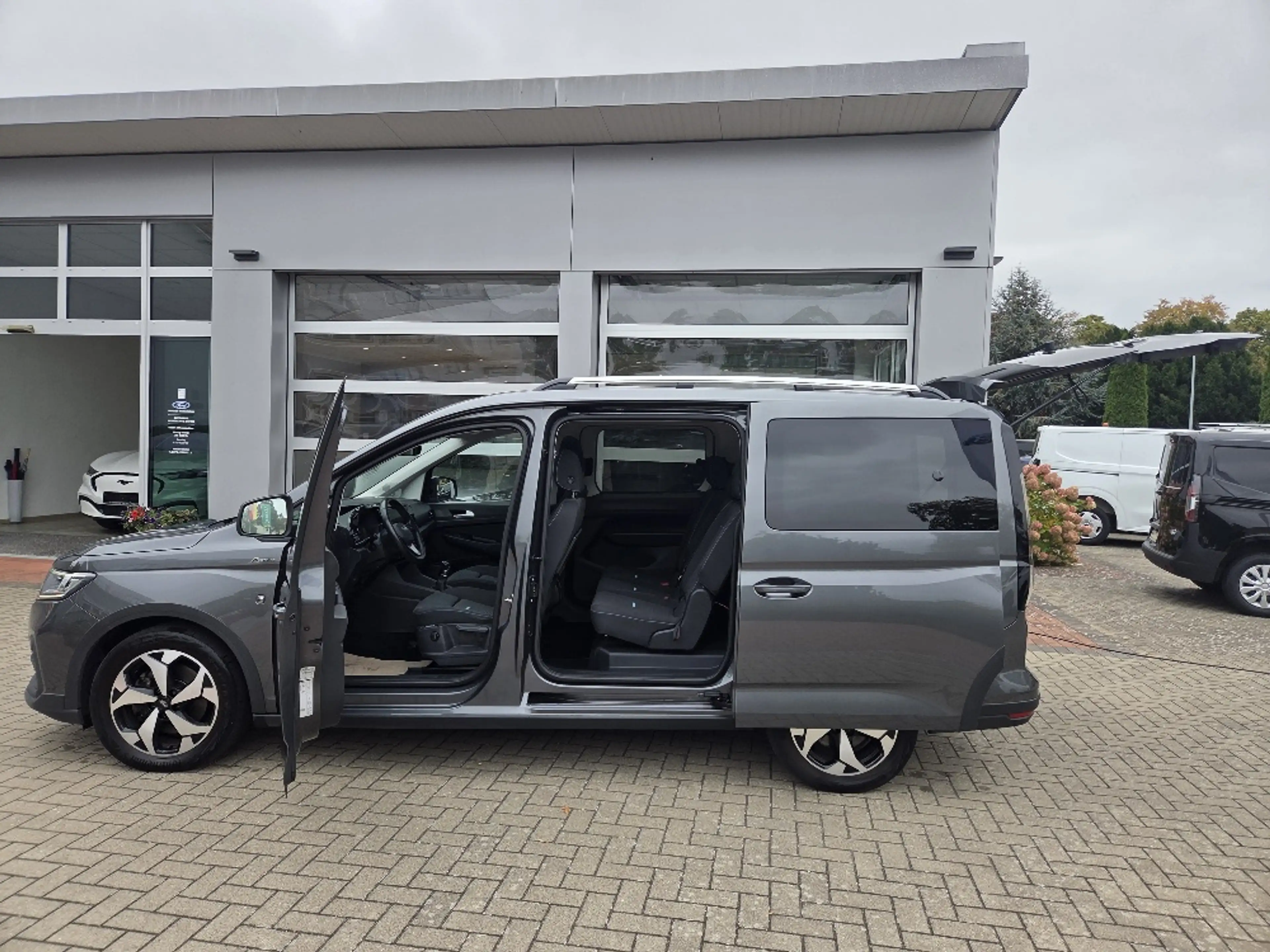 Ford Grand Tourneo Connect Active AWD+7Sitze+Winter+LED+Dach