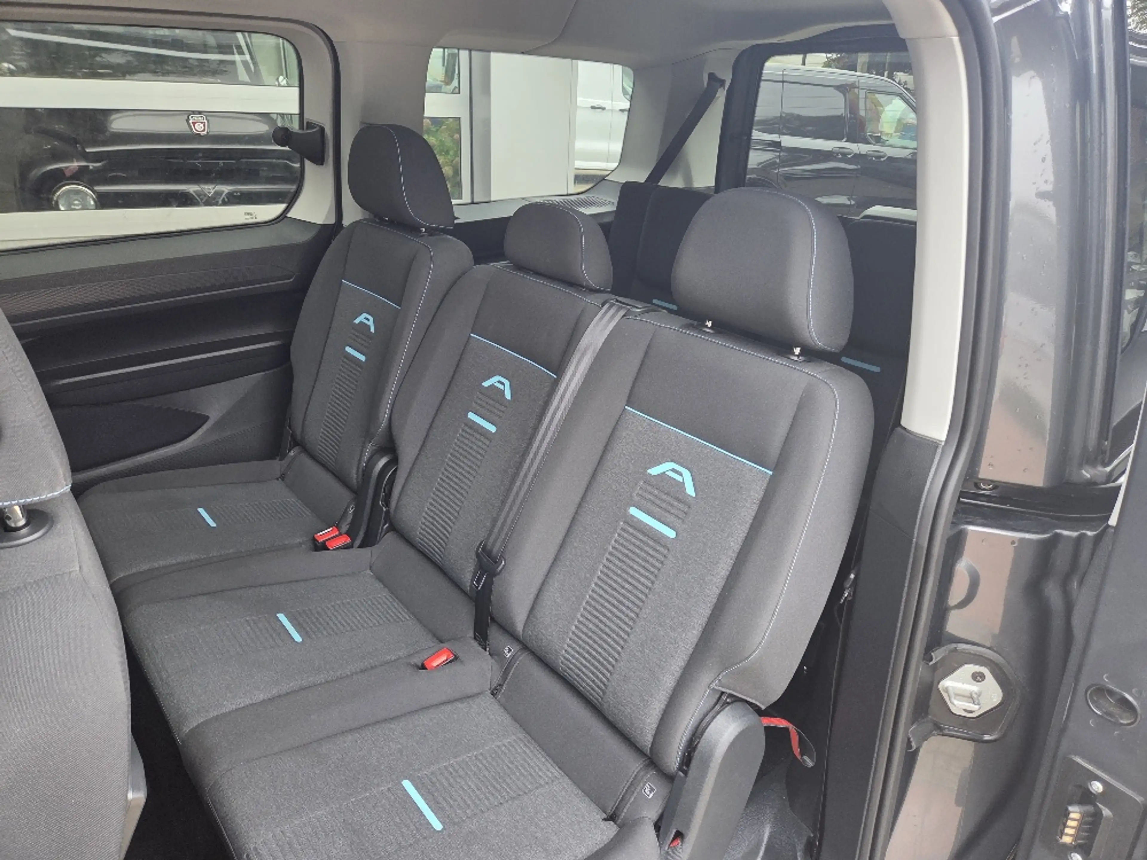 Ford Grand Tourneo Connect Active AWD+7Sitze+Winter+LED+Dach — photo 14