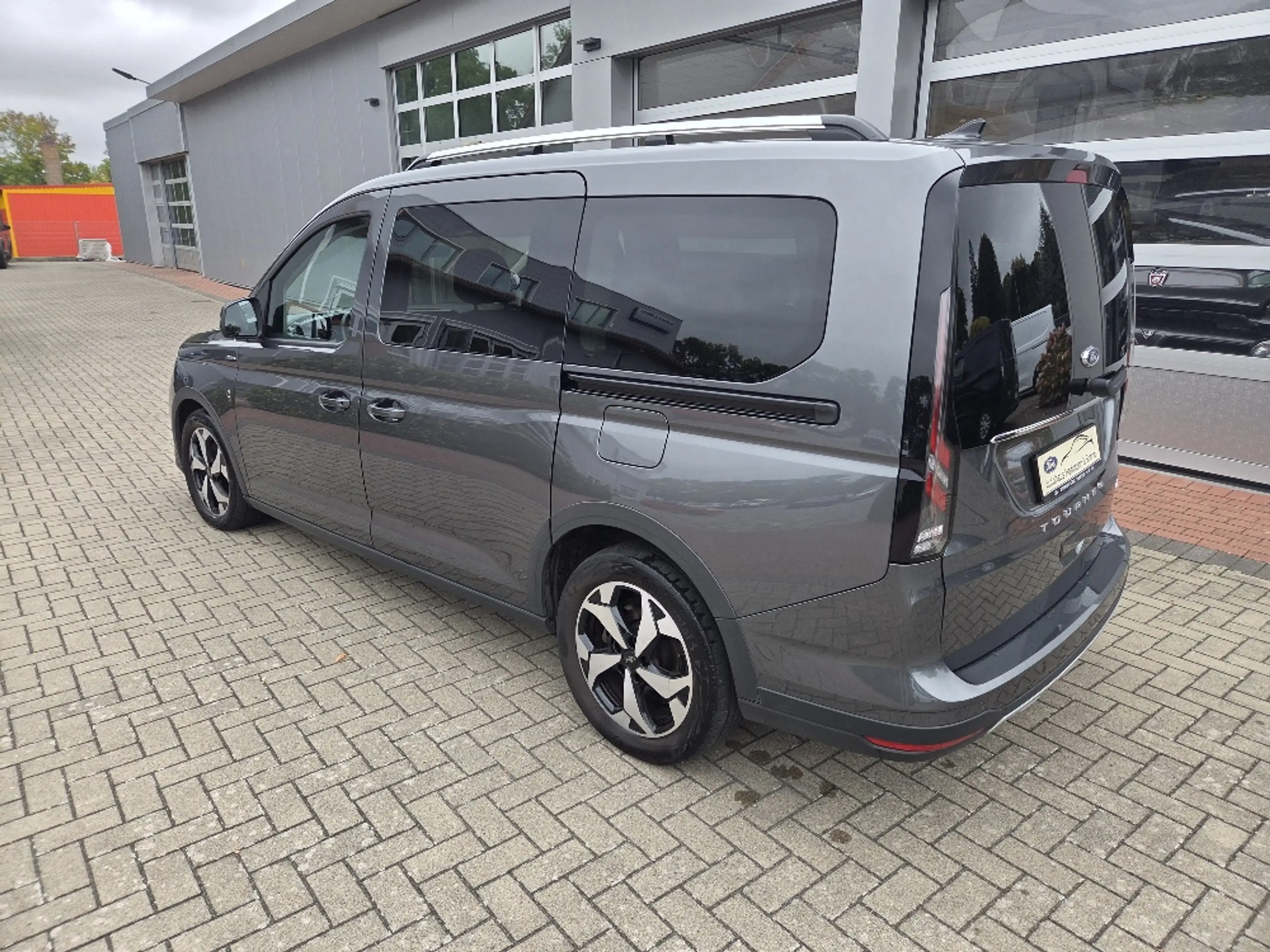 Ford Grand Tourneo Connect Active AWD+7Sitze+Winter+LED+Dach — photo 4