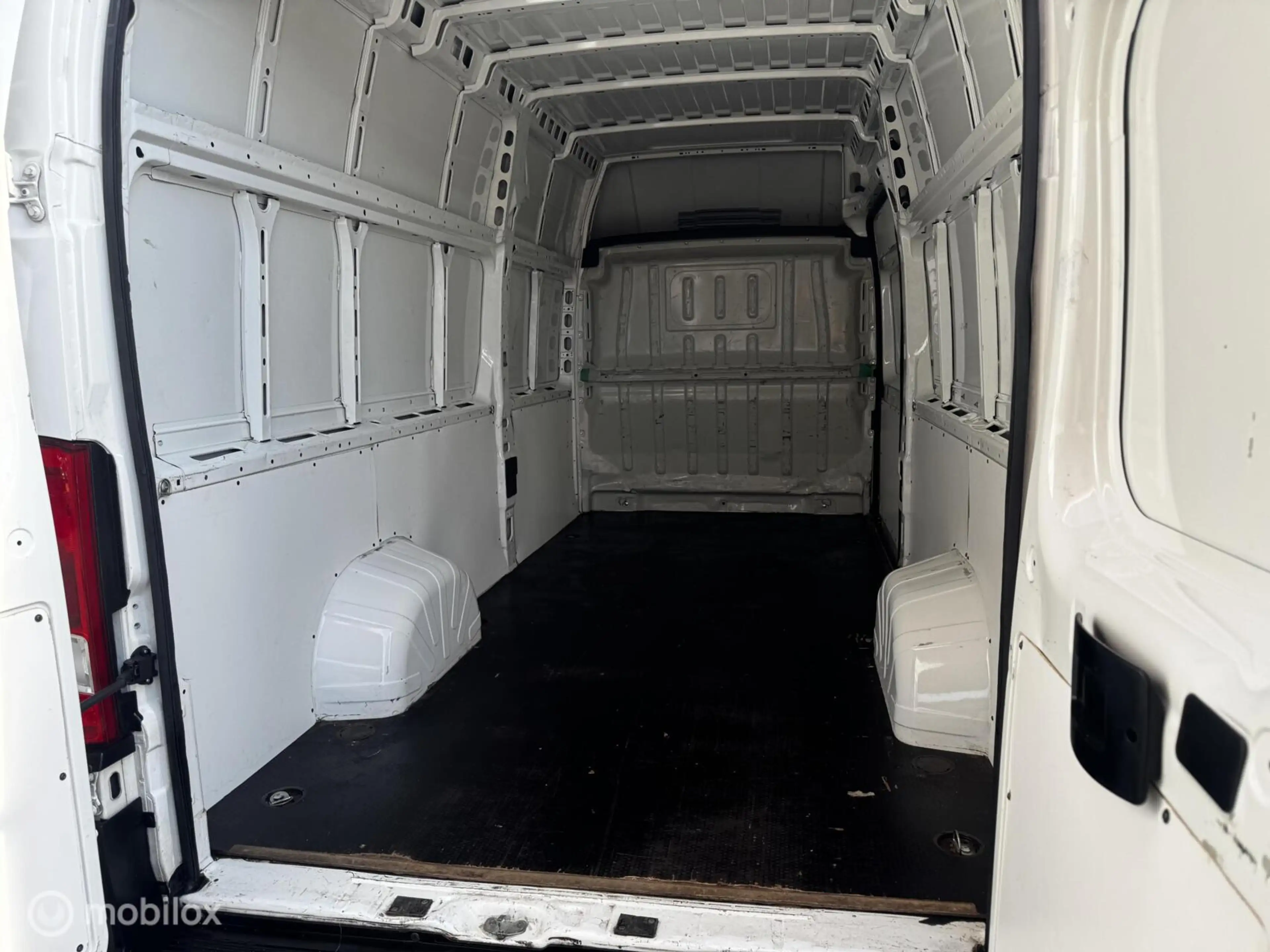 Peugeot Boxer Bestel 435 2.2 BlueHDi 165 L4H3 Zwaar Asphalt — photo 8