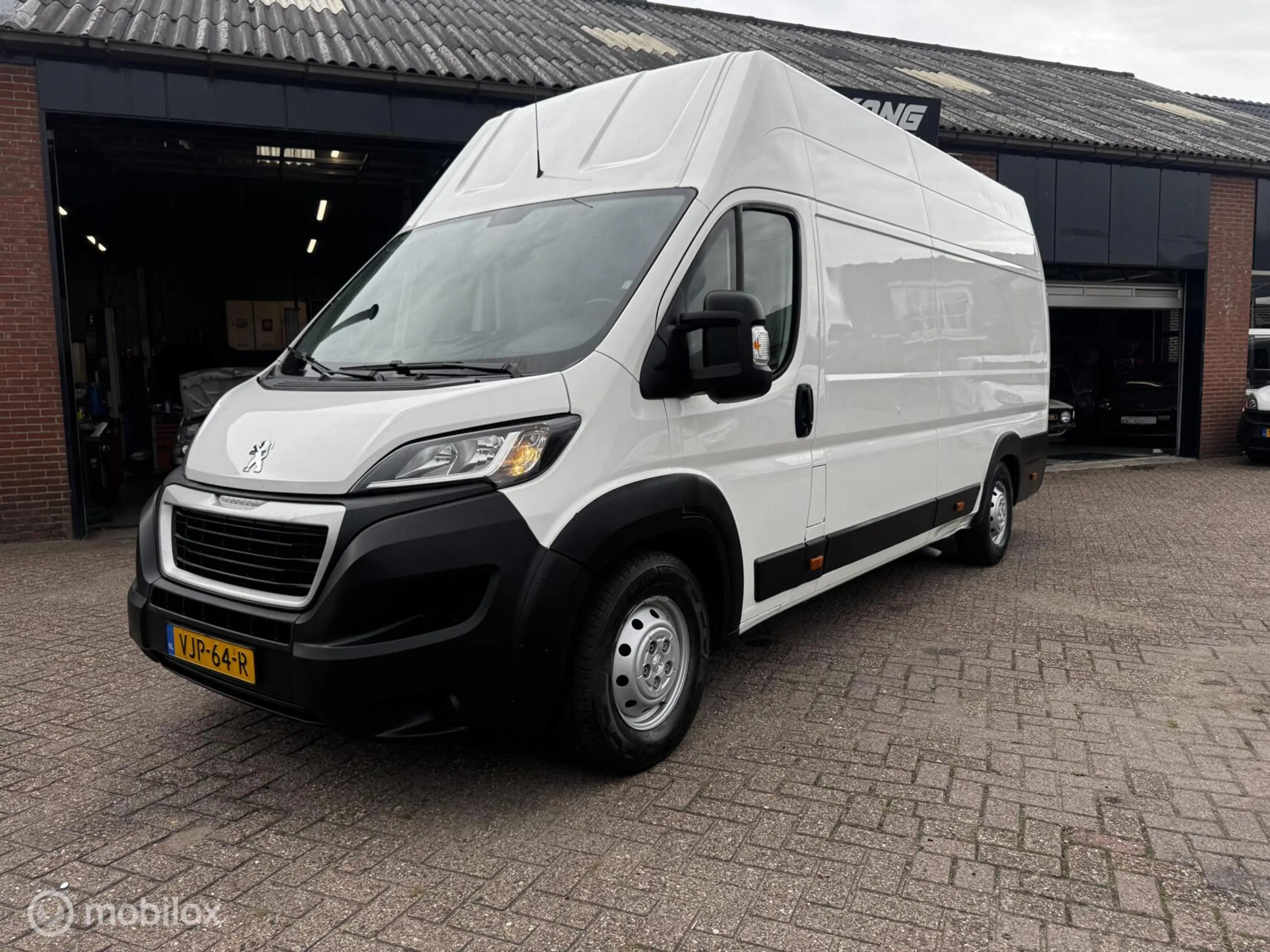 Peugeot Boxer Bestel 435 2.2 BlueHDi 165 L4H3 Zwaar Asphalt
