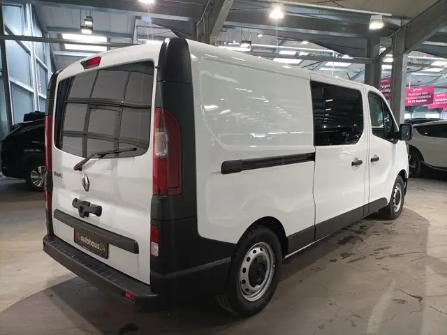 Renault Trafic view 5