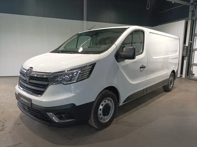Renault Trafic view 3