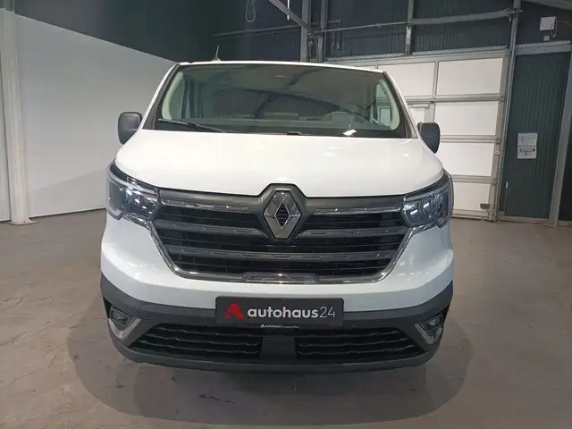 Renault Trafic view 2