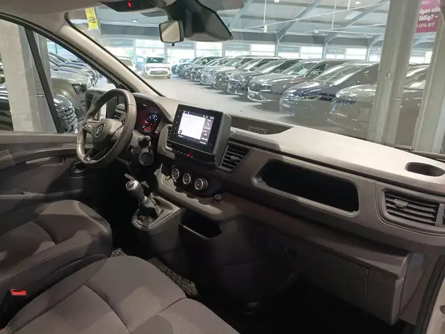 Renault Trafic view 9