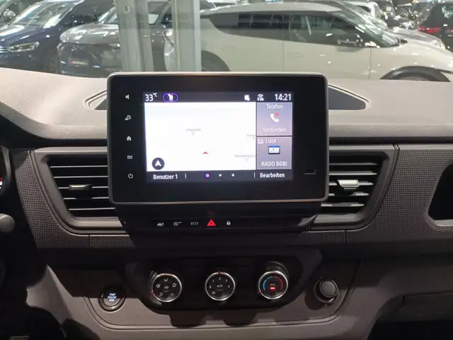 Renault Trafic view 12