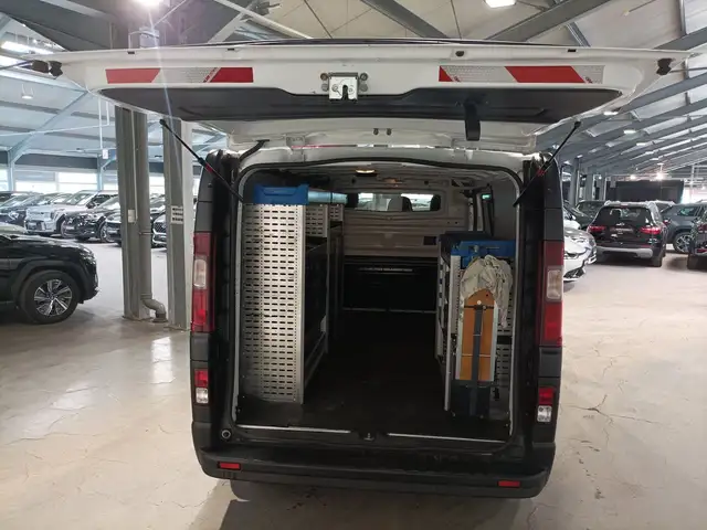 Renault Trafic view 6