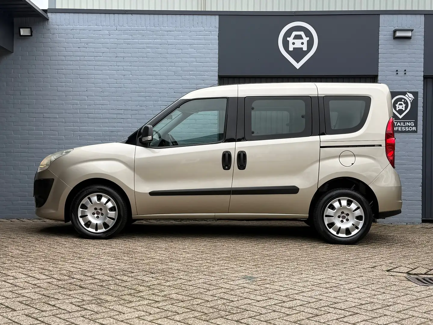 Fiat Doblo 1.4 | 5 Persoons | Airco | Trekhaak | Cruise Beige - 2