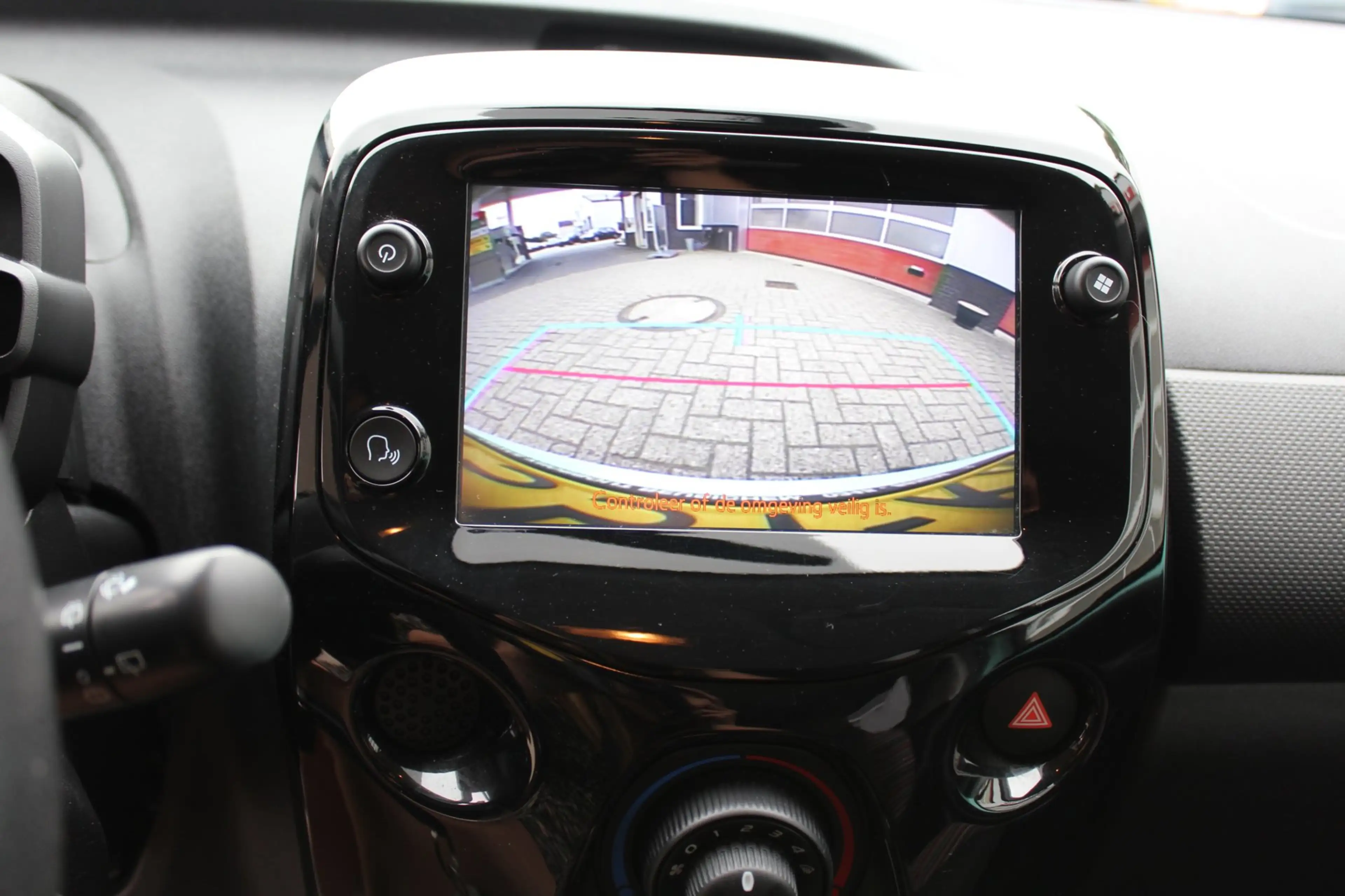 Citroen C1 1.0 VTi Feel — photo 11