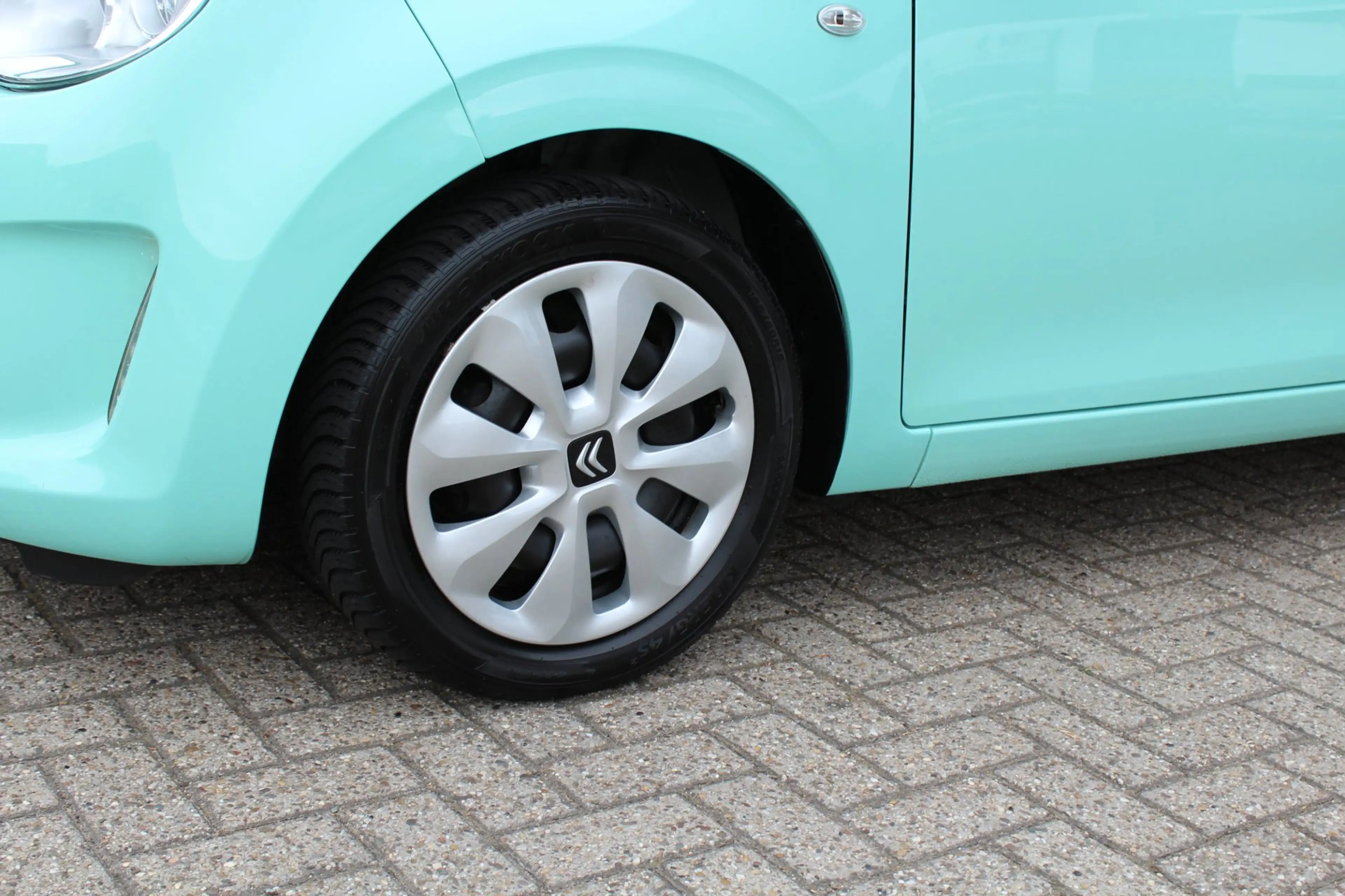 Citroen C1 1.0 VTi Feel — photo 3