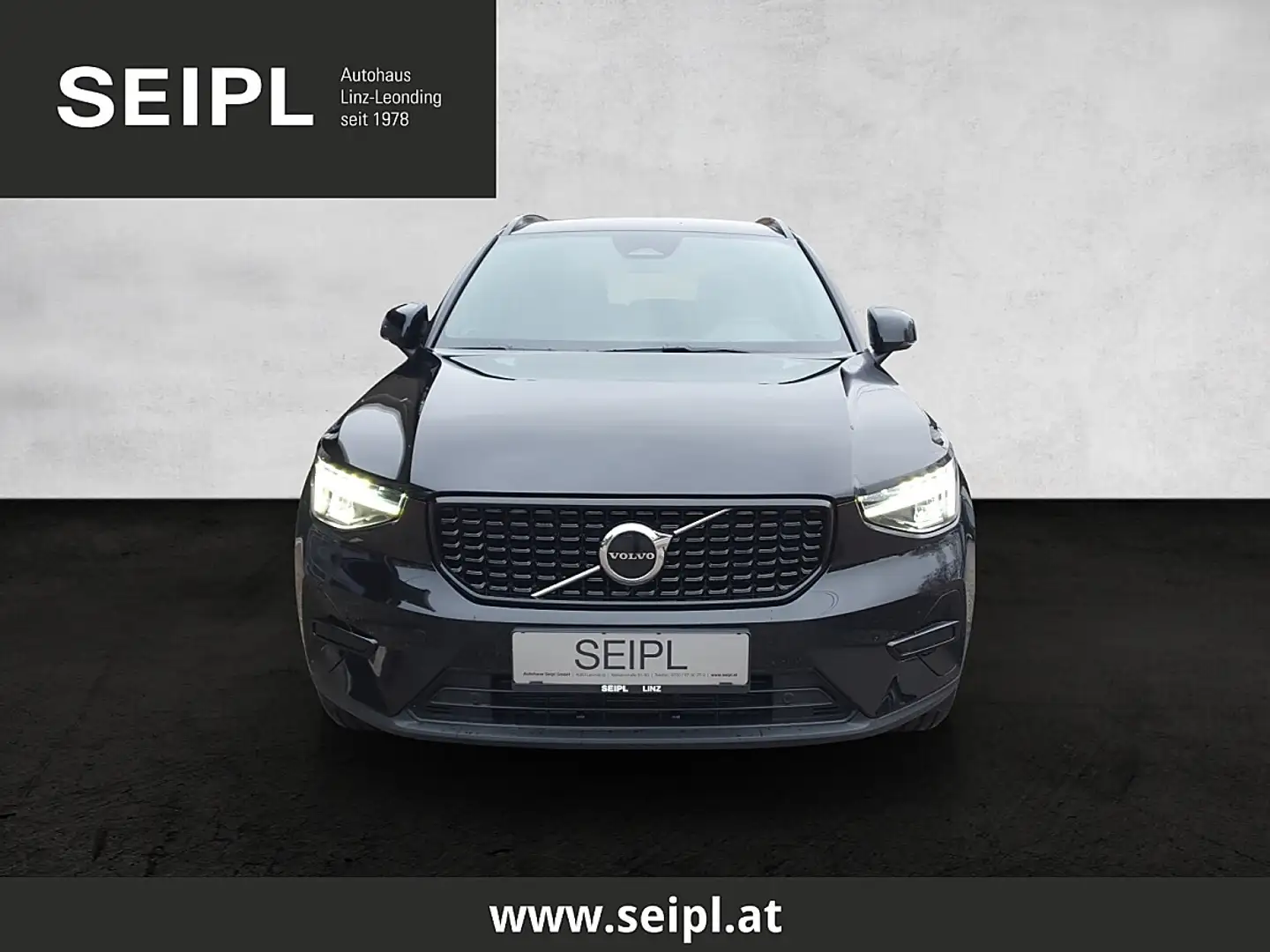 Volvo XC40 B3 Plus Dark Aut. Schwarz - 2