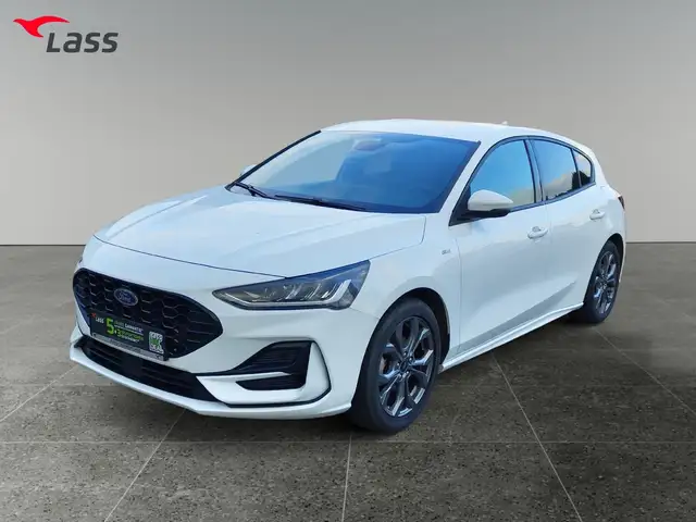 Ford Focus view 2