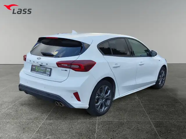 Ford Focus view 6