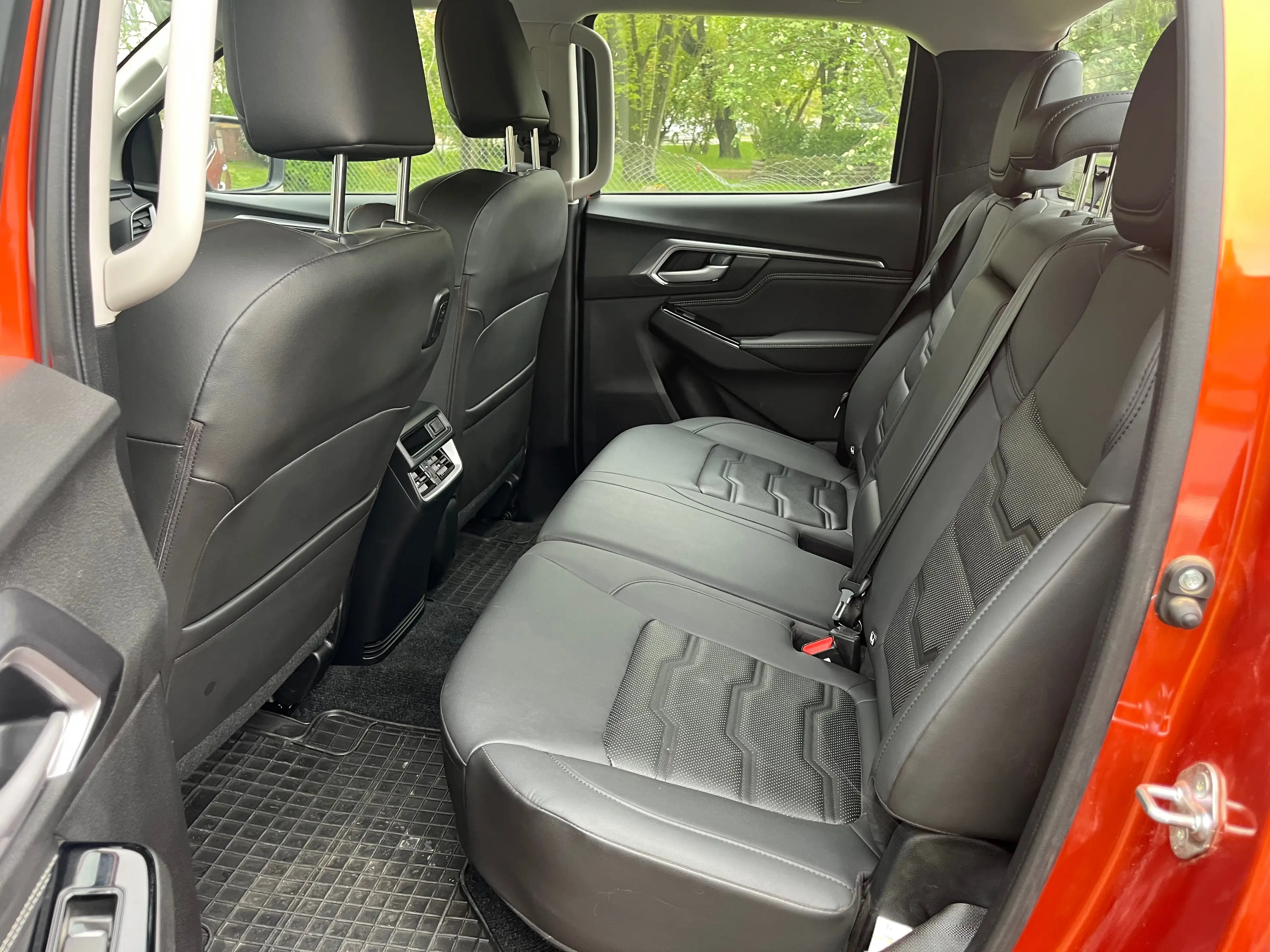 Isuzu D-Max Double Cab 4WD LS Automatic — photo 11