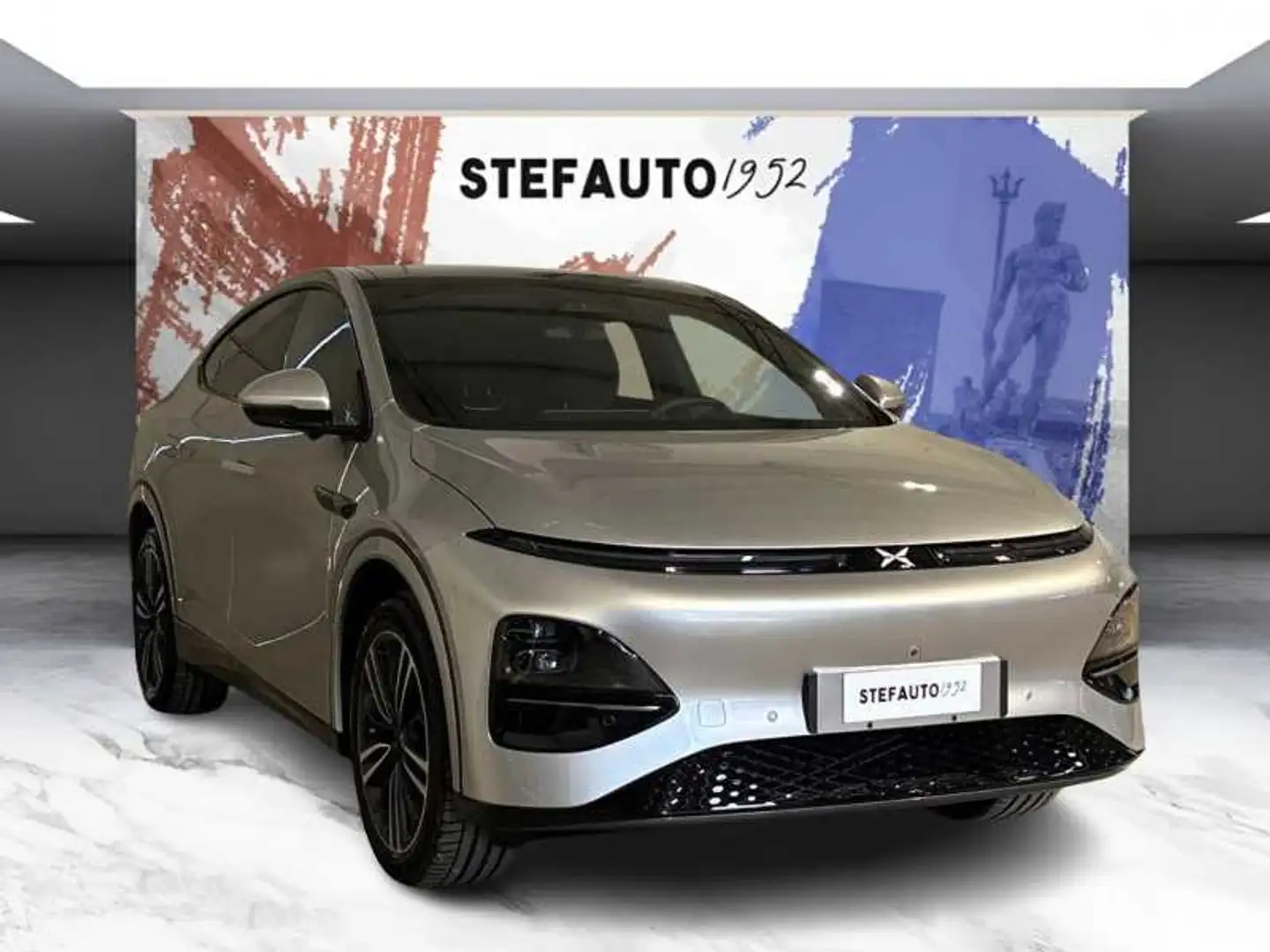Xpeng G6 RWD Standard Range Silber - 1