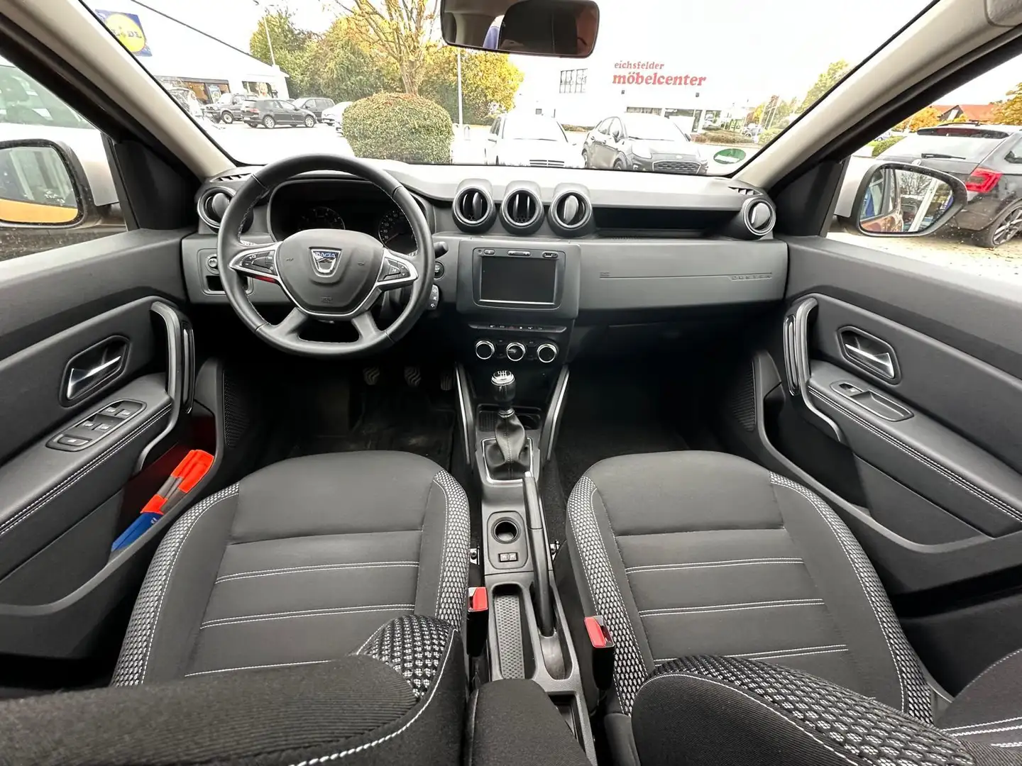 Dacia Duster 1.3TCE Adventure *PDC+Kam.*AHK*Navi*SHZ Orange - 2
