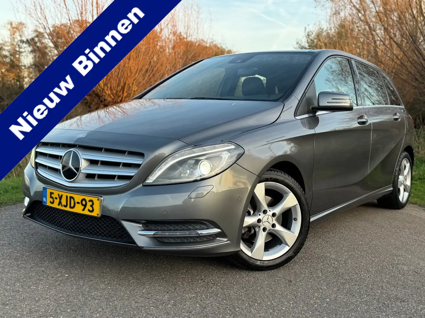 Mercedes-Benz B 200 Prestige Automaat / Panoramadak / Stoelverwarming Gris - 1